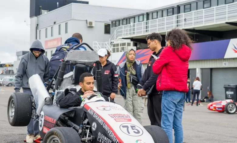 سيارة فريق هندسة عين شمس في مسابقة فورمولا الطلابية