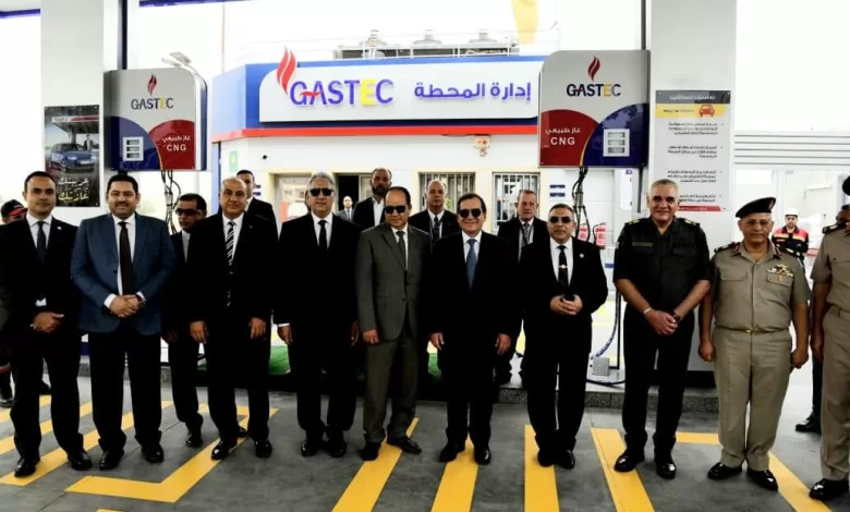 وزير البترول طارق الملا أثناء افتتاح محطة غازتك المتكاملة في زهراء المعادي بعد تطويرها