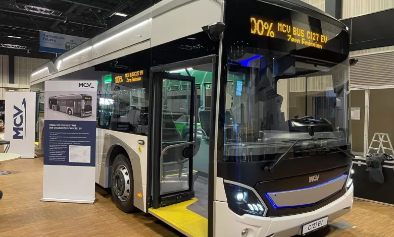 أوتوبيسات MCV C127 الكهربائية في معرض Busworld 2023