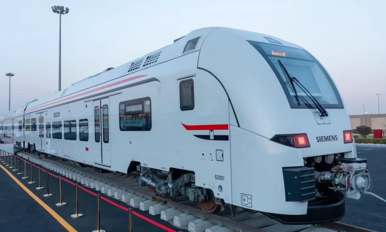القطار الكهربائي السريع في ساحة معرض النقل الذكي TransMEA 2023