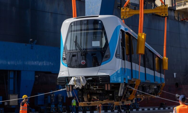 أول قطار مكيف لتطوير الخط الأول للمترو