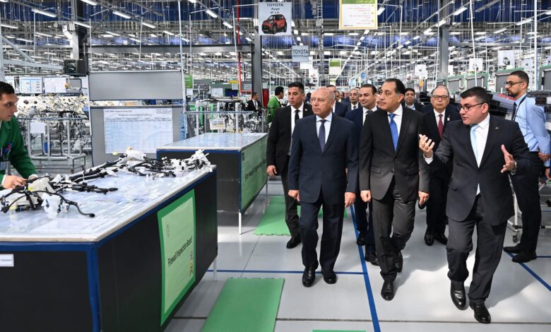 رئيس الوزراء خلال افتتاح مصنع سوميتومو للضفائر الكهربائية بالعاشر من رمضان