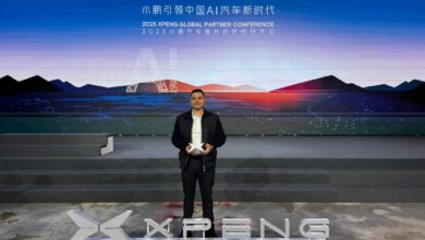 محمد النجار، الرئيس التنفيذي لشركة راية أوتو، خلال تسلم جائزة إكسبينج مصر