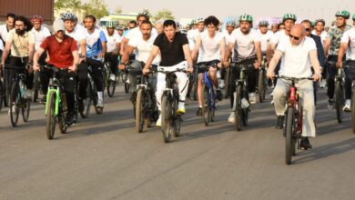 وزير الشباب والرياضة، الدكتور أشرف صبحي، خلال مشاركته في ماراثون اليوم العالمي للدراجات