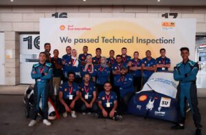 فريق جامعة القاهرة المشارك في مسابقة ماراثون شل البيئي