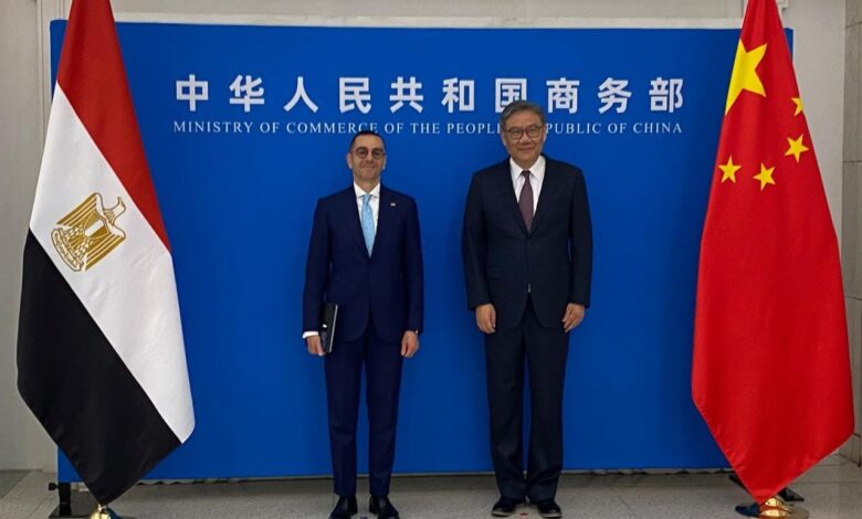 وزير الاستثمار، المهندس حسن الخطيب، ووزير التجارة الصيني وانج وينتاو