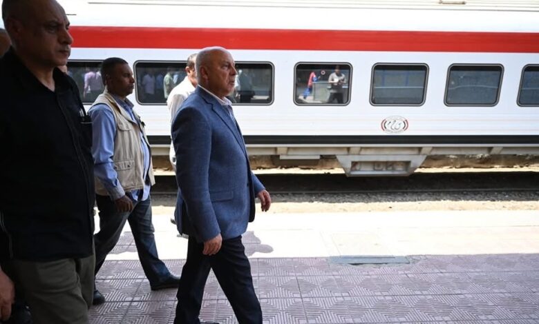 الفريق كامل الوزير وزير النقل