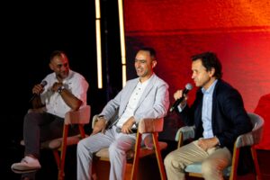 جوردي فيلا ومحمد عبد الصمد ورامي محارب خلال مؤتمر إطلاق نيسان باترول