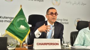 المهندس حسن الخطيب وزير الاستثمار خلال الاجتماع الوزاري السابع عشر لوزراء التجارة الأفارقة