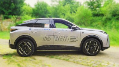 بيجو E-3008 النموذجية بنظام البطارية الذكي الجديد