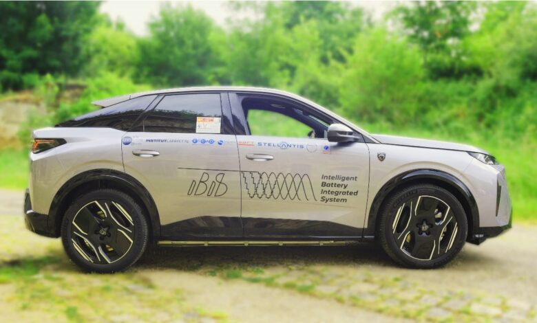 بيجو E-3008 النموذجية بنظام البطارية الذكي الجديد