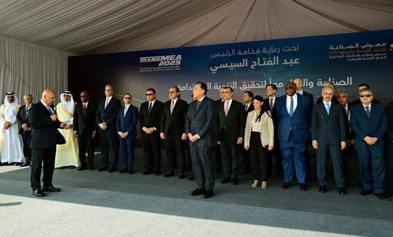رئيس الوزراء ووزير النقل والصناعة خلال افتتاح معرض ترانسميا للنقل الذكي واللوجستيات