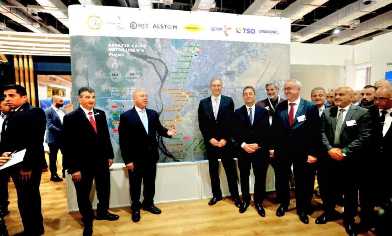 الفريق كامل الوزير، نائب رئيس مجلس الوزراء للتنمية الصناعية وزير الصناعة والنقل، خلال فاعليات تسليم مسار الخط السادس لمترو الأنفاق لشركة ألستوم