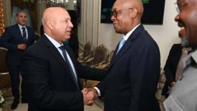 الفريق مهندس/ كامل الوزير، نائب رئيس مجلس الوزراء للتنمية الصناعية ووزير الصناعة والنقل خلال لقائه بوزير صناعة جنوب أفريقيا