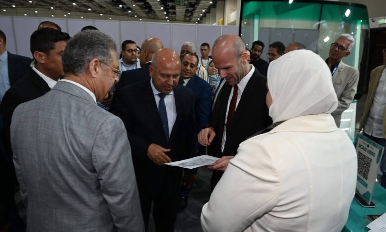 وزير الصناعة يوافق على خطة شركة دكتور جريش للتوسع في إنتاج زجاج السيارات