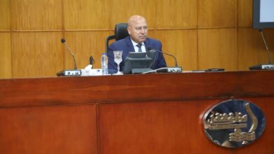 الفريق مهندس كامل الوزير خلال لقائه بمصنعي الأوتوبيسات ومكونات السيارات