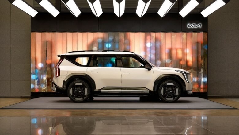 جانب من معرض فلسفة كيا التصميمية