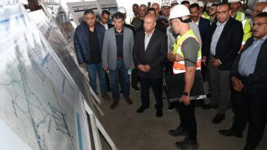 كامل الوزير خلال متابعة تنفيذ محطات الخط الثاني من القطار الكهربائي السريع