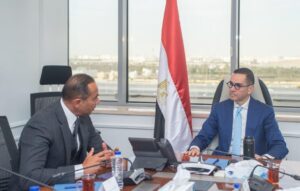 لقاء وزير الاستثمار والتجارة الخارجية مع وفد مجموعة أبو غالي موتورز