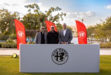 محمد الدسوقي وعمرو نصوحي وهشام حسني خلال توقيع الشراكة مع ألفا روميو مصر