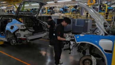 مصنع سيارات فى الصين