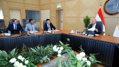 وزير الصناعة والنقل خلال لقائه بوفد شركة شين فينج الصينية