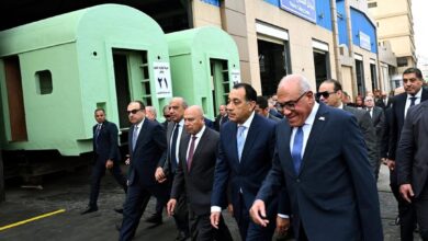 رئيس الوزراء يتفقد مصنع عربات السكك الحديدية ومترو الأنفاق - سيماف