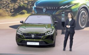 بيجو 408 في معرض بروكسل الدولي للسيارات