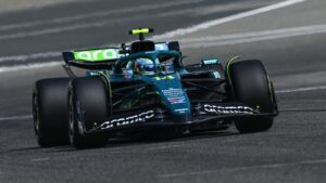 فرناندو ألونسو فى سيارة أستون مارتن