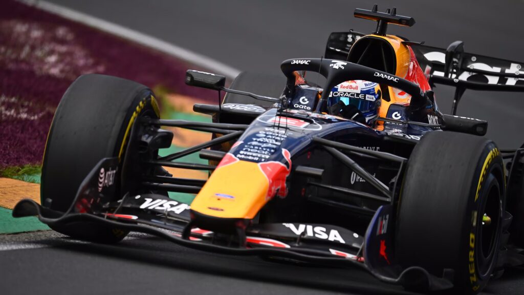 أداء ملحمي من ماكس فيرستابن، واحدة من أعظم محاولات العودة من الخلف في تاريخ حلبة ملبورن