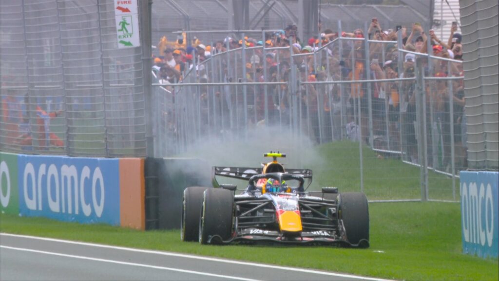 إيزاك حجار يضطر لإيقاف سيارته عند المنعطف التاسع ويعلن انسحابه الرسمي من سباق جائزة أستراليا الكبرى 2026