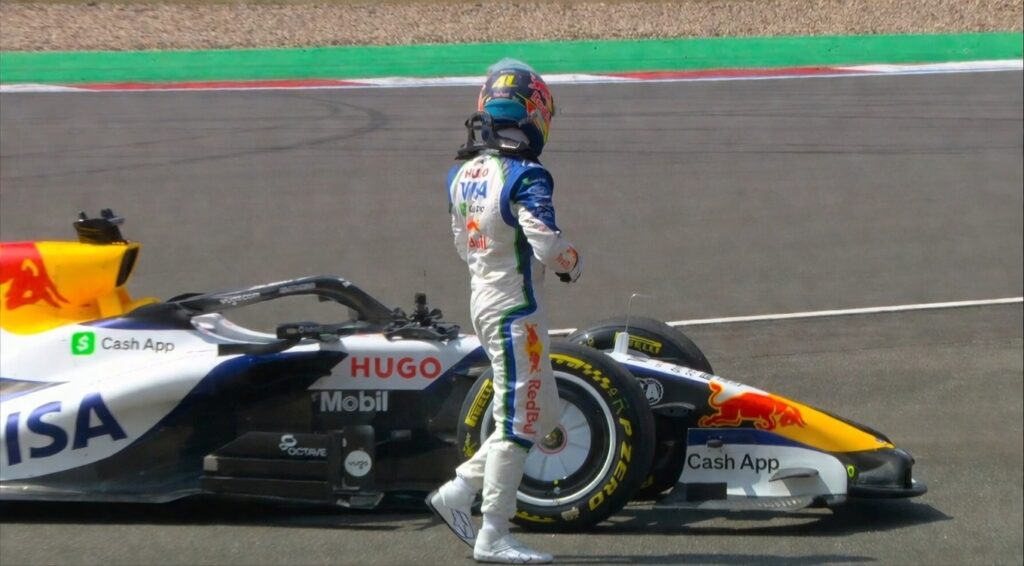 توقف سيارة آرفيد ليندبلاد سائق رايسينغ بولز 