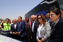 رئيس الوزراء خلال تفقده خط سكة حديد بئر العبد / رأس النقب