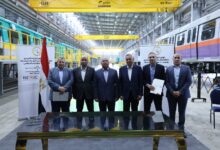 مراسم توقيع اتفاقية بين الهيئة القومية للسكك الحديدية ومصنع نيرك لتصنيع عربات الركاب المكيفة