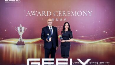 نهي المليجي، مدير عام علامة لينك أند كو مصر، خلال تسلم جائزة أفضل مدير عام حول العالم