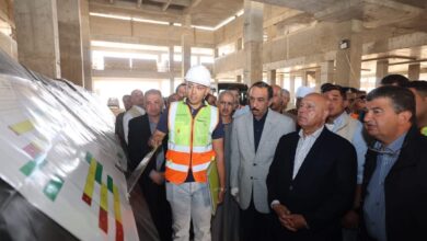 وزير النقل خلال تفقد محطات الخط الثاني من القطار الكهربائي السريع