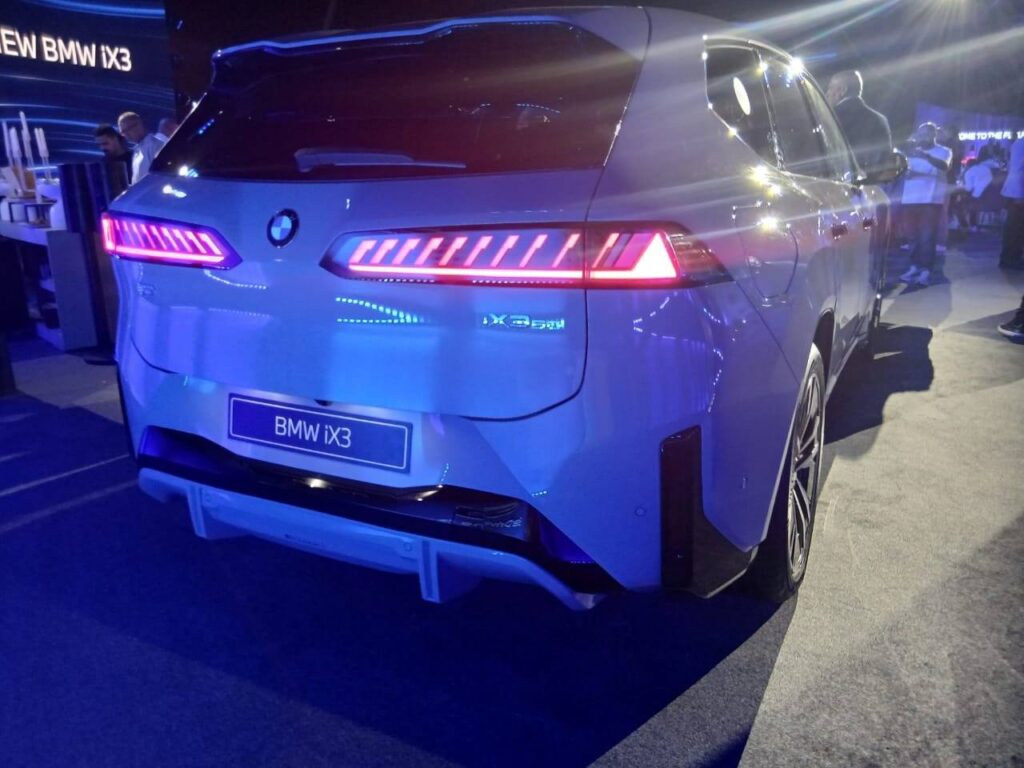 بي إم دبليو iX3 الكهربائية