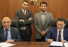 توقيع اتفاقية الشراكة بين مجموعتي الخناجري ودلمار لتوطين صناعة فتحات السقف للسيارات