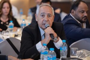 محمد عسكر، نائب رئيس مجلس إدارة نادي السيارات المصري خلال أعمال الاجتماع الافتتاحي للنسخة الإقليمية من مبادرة "تنقل آمن للجميع ومدى الحياة "